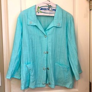😊 Chicos size 3 lightweight layering cardigan with three-quarter sleeves.NWOT